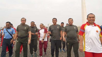 Pangkostrad Ikuti Olahraga Bersama pada Rangkaian Acara HUT Ke-78 TNI